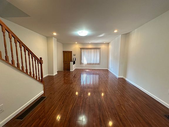 2nd image of 727 Johnston St
