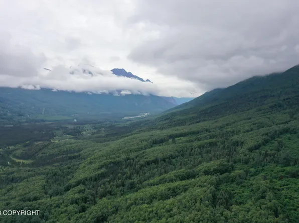 3 Road, Eagle River, AK 99577