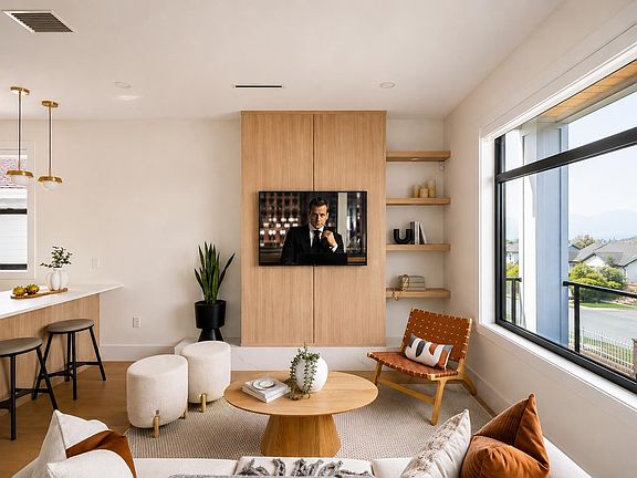 4th image of 4828 Albert St #2