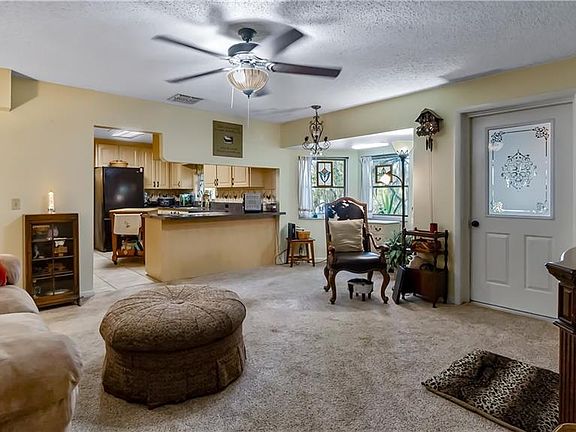 4th image of 16551 Highland Ave