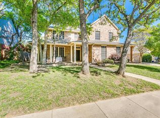 8428 Grand View Dr, North Richland Hills, TX 76182