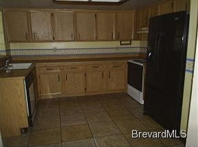 2nd image of 825 Williamsburg Dr