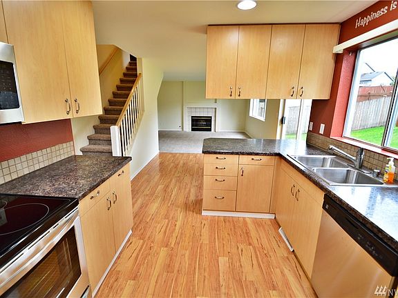 3rd image of 8620 64th Ave E