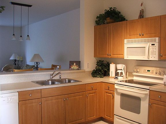 3rd image of 3632 Pine Oak Cir APT 105
