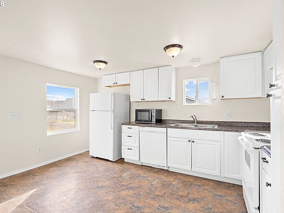 4th image of 709 SW 16th St