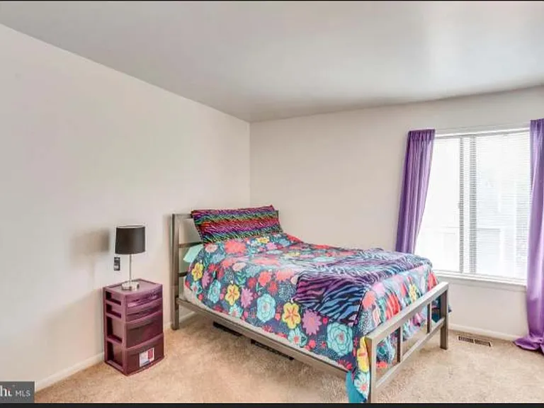 8723 Ridge Hollow Ct — Photo 16