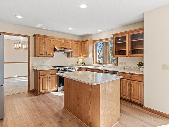 3rd image of 5954 Parkwood Dr