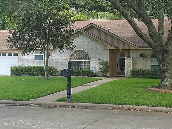 2nd image of 203 W Sherwood Dr