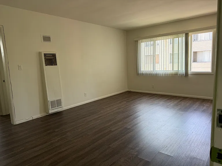 2700 Abbot Kinney Blvd #8 — Photo 10