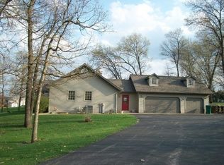 W7983 Jonathan Dr, Pardeeville, WI 53954