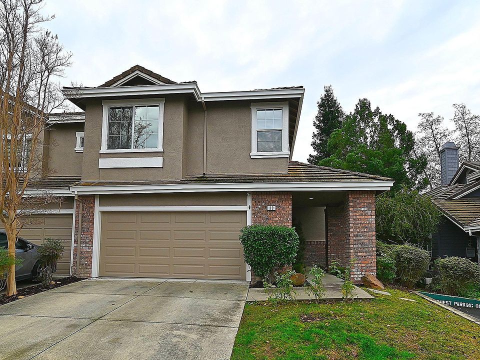 1st image of 33 Mountain Valley Pl
