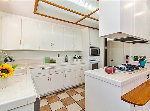 5th image of 1442 E Sunview Dr