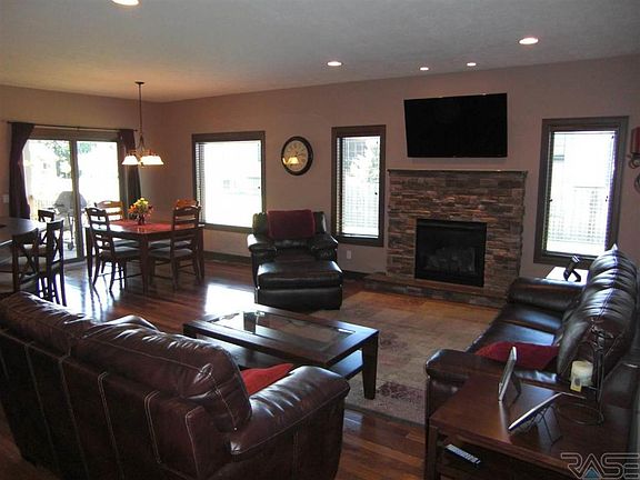 5th image of 8305 S Seven Oaks Dr