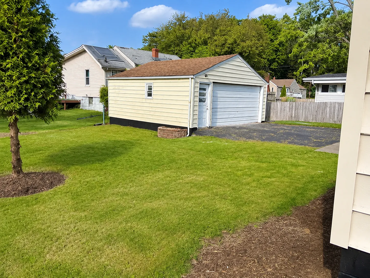 4 bed, 1144 sqft, $1,750 — Photo 4