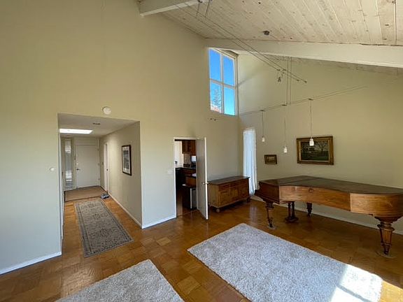 3rd image of 428 Durant Way