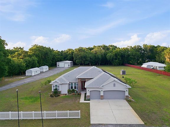 3rd image of 135 Mills Rd