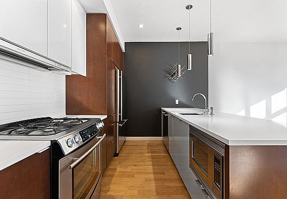 3rd image of 717 Prospect Pl #3A