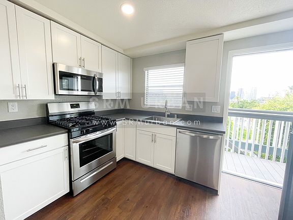 2nd image of 1030 23rd St #3