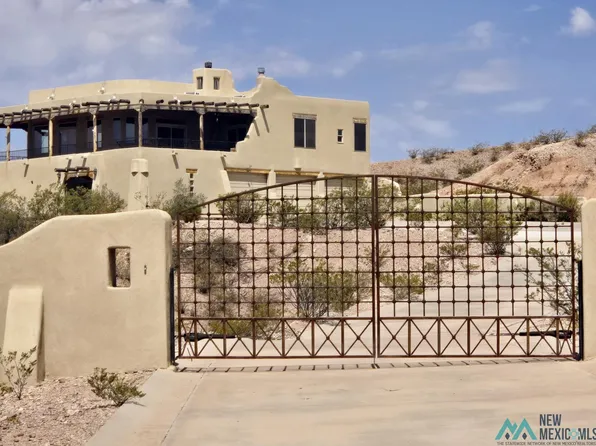 8 Hackney Circle St, Elephant Butte, NM 87935