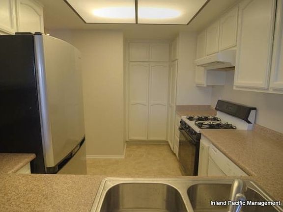 5th image of 2423 Artesia Blvd
