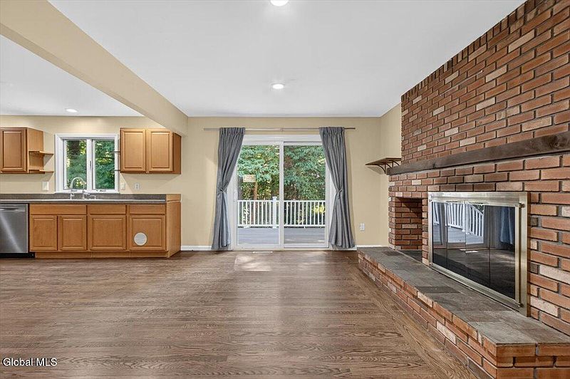 5th image of 33 Jones Road