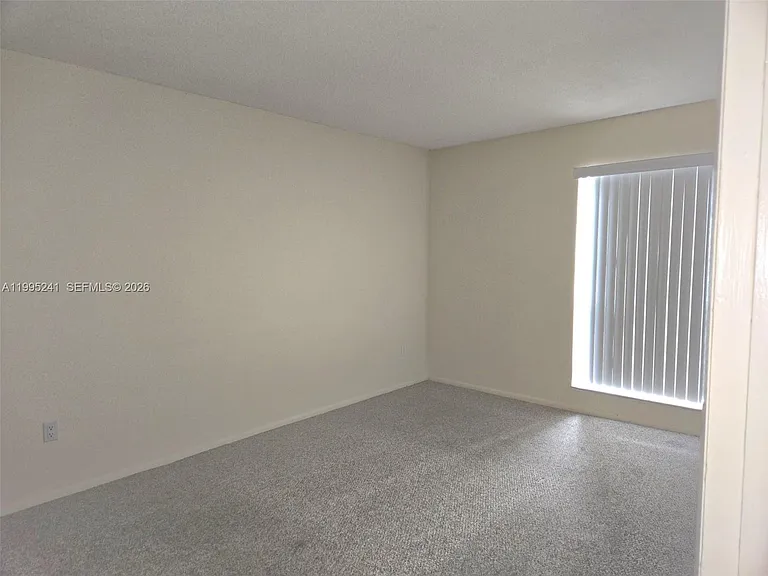 10784 N Kendall Dr #D4 — Photo 12