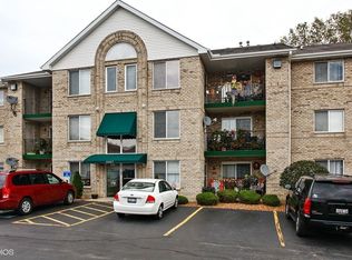 9007 S Roberts Rd #1-1D, Hickory Hills, IL 60457