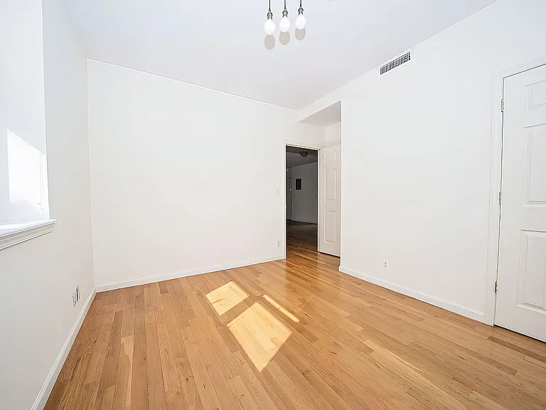208 S 3rd St #2A — Photo 10