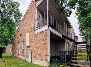 7200 W T C Jester Blvd #33, Houston, TX 77088