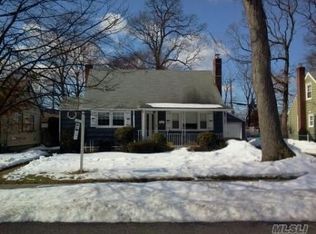1002 Barrie Ave, Wantagh, NY 11793