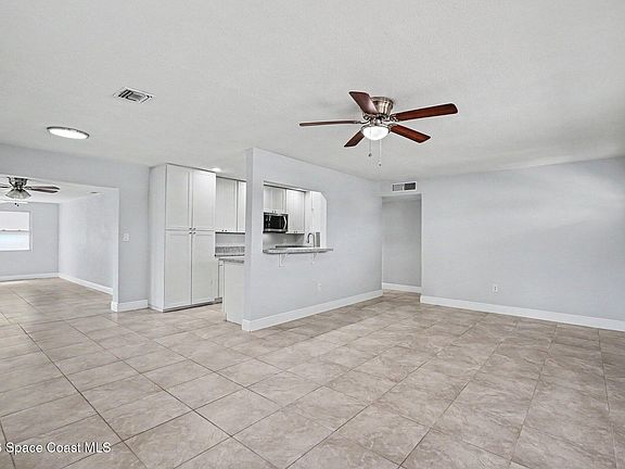 4th image of 587 Teak Dr