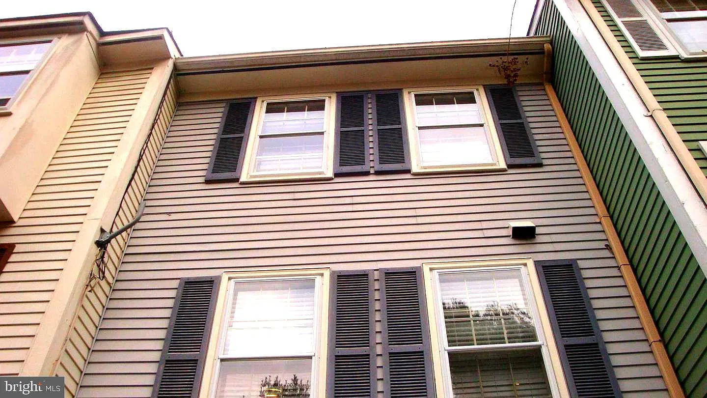 3 bed, 2.0 bath, 1530 sqft, $2,250 — Photo 3