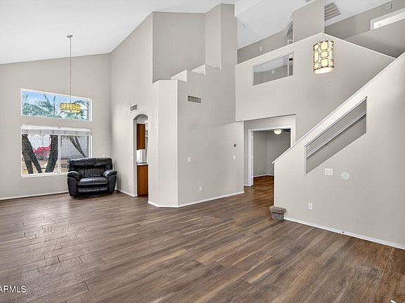 4th image of 801 E ORCHID Lane