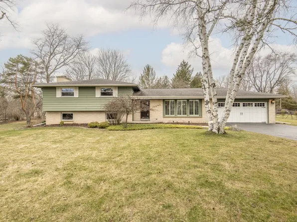 11427 North St James LANE, Mequon, WI 53092
