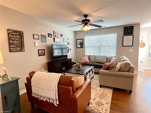 4th image of 518 Song Sparrow Ln