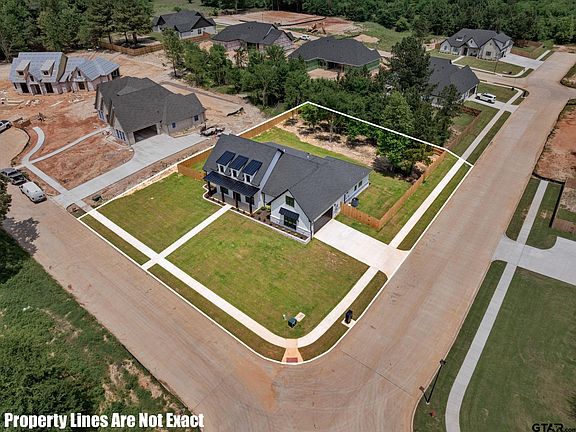 2nd image of 403 Ashlyn Cir