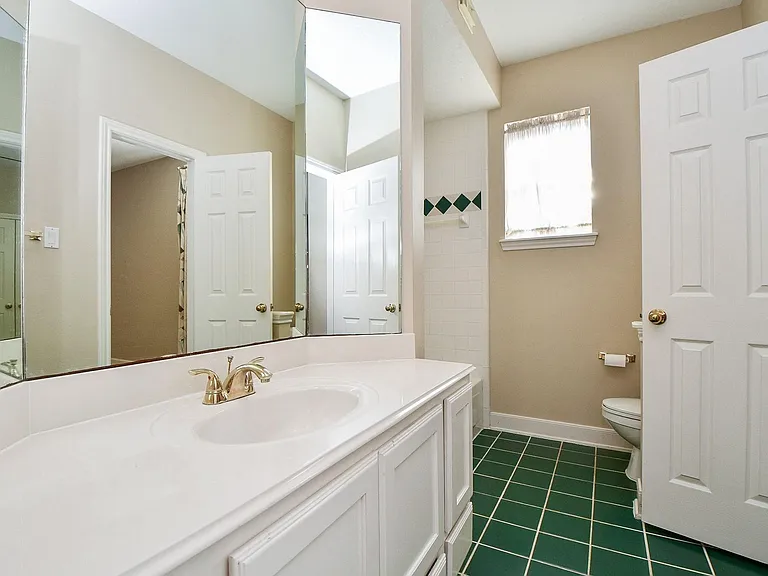 1502 Emerald Springs Ct — Photo 35