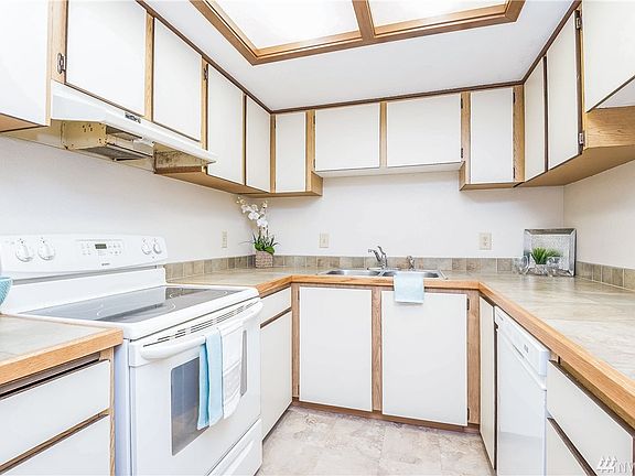 3rd image of 22700 28th Ave S APT 103