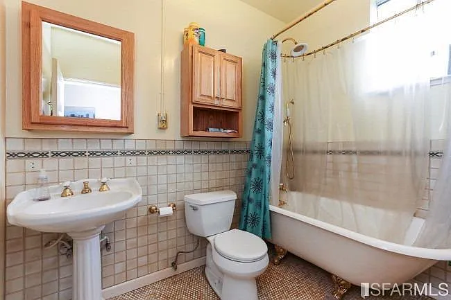 73 Naples St — Photo 13