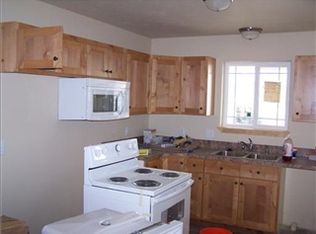 820 W 4th St, Laurel, MT 59044