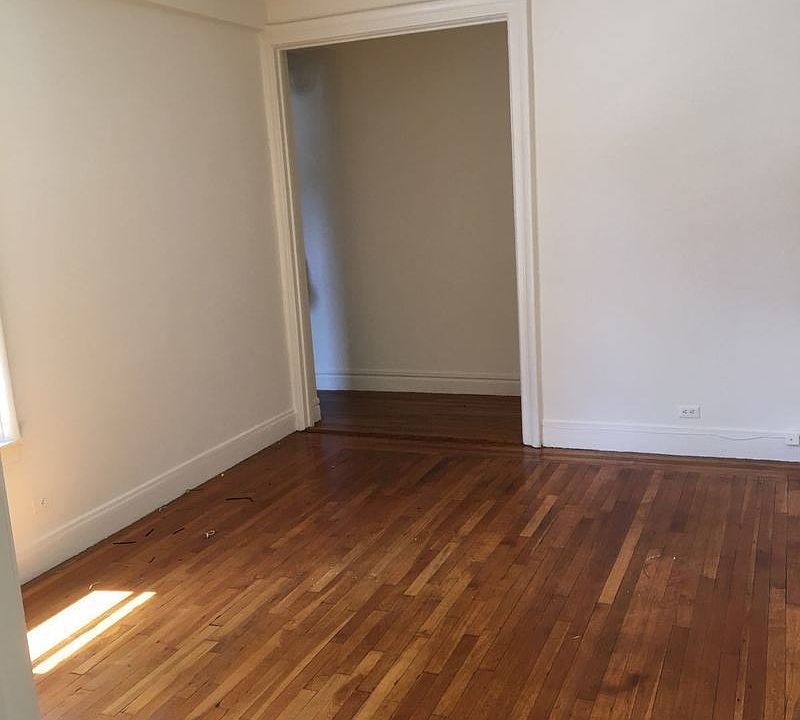 2nd image of 325 W 77th St APT 7E