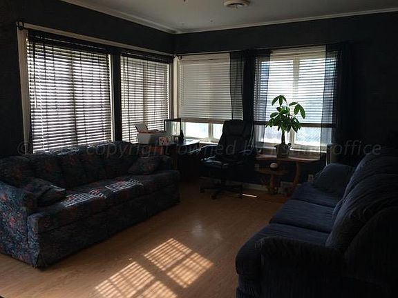 4th image of 1204 Charles St
