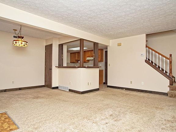 3rd image of 54 Mansfield Ct #54
