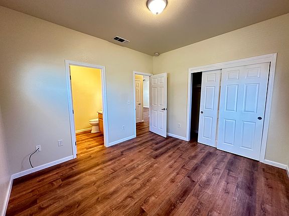 5th image of 929 Featherside Way #1-4