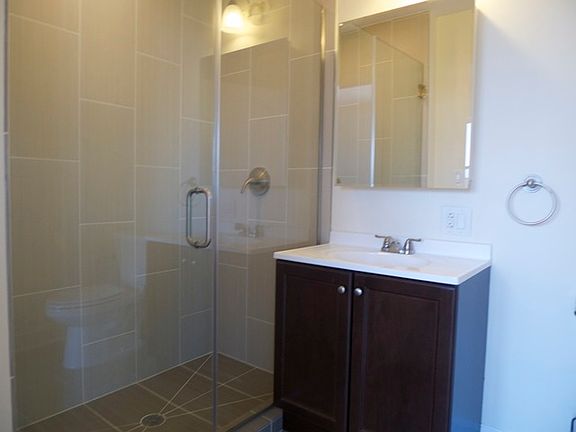 5th image of 2641 N Fairfield Ave #One