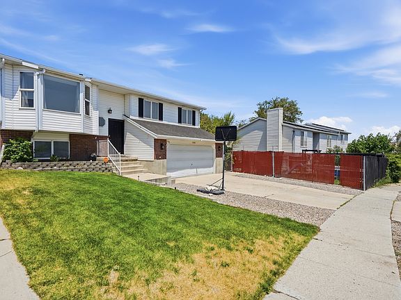 2nd image of 3706 S Bronco Cir W