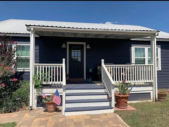 Front porch entry way