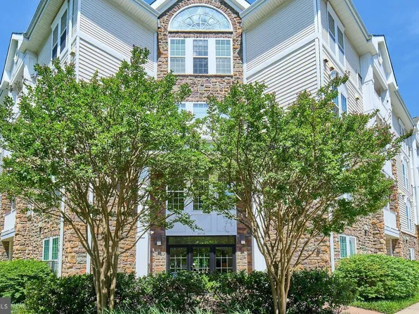 24701 Byrne Meadow Sq APT 211, Aldie, VA 20105