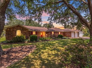 1728 Huntsman St, Orange, TX 77632