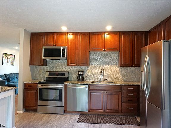 5th image of 22309 Rock Creek Cir